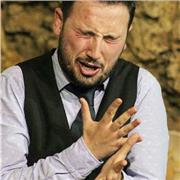 Soy maestro de música y cantaor de flamenco profesional. Mis clases van dedicadas a todos los públicos